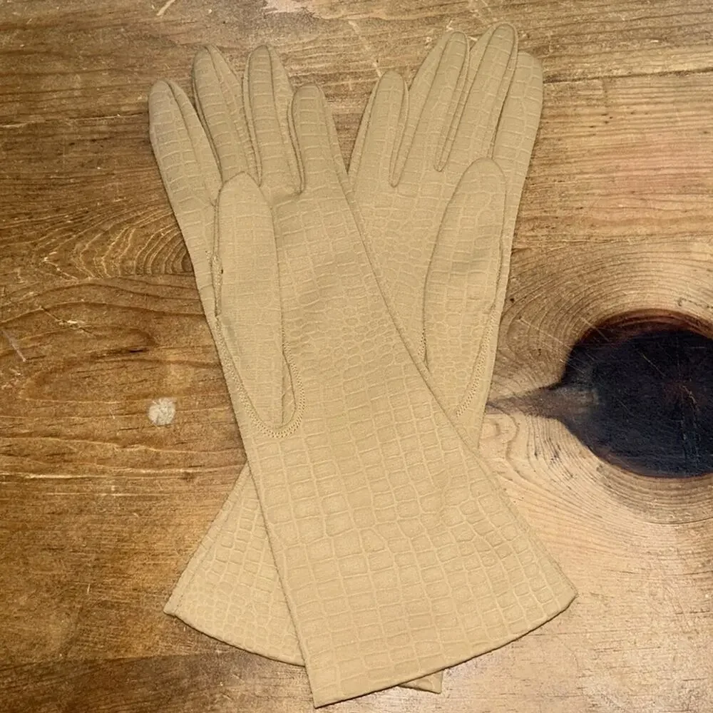 Vintage Camel Crocodile Embossed Gloves